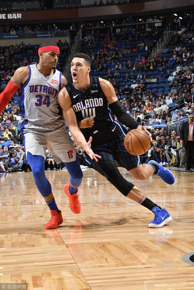 半场战报：萨索洛0-1热那亚，马利诺夫斯基破门（半场快讯：热那亚1-0领先萨索洛，马利诺夫斯基建功）