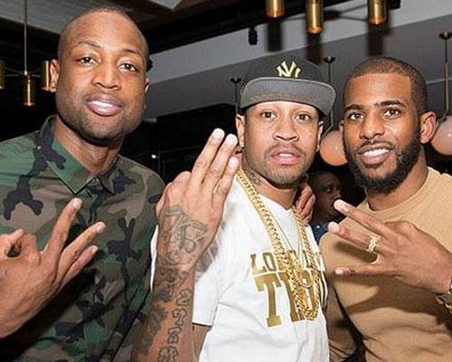 詹姆斯生涯第20场圣诞大战！507分圣诞得分王 四项数据第一（詹姆斯圣诞夜第20战：507分登顶得分王，四项数据领跑）