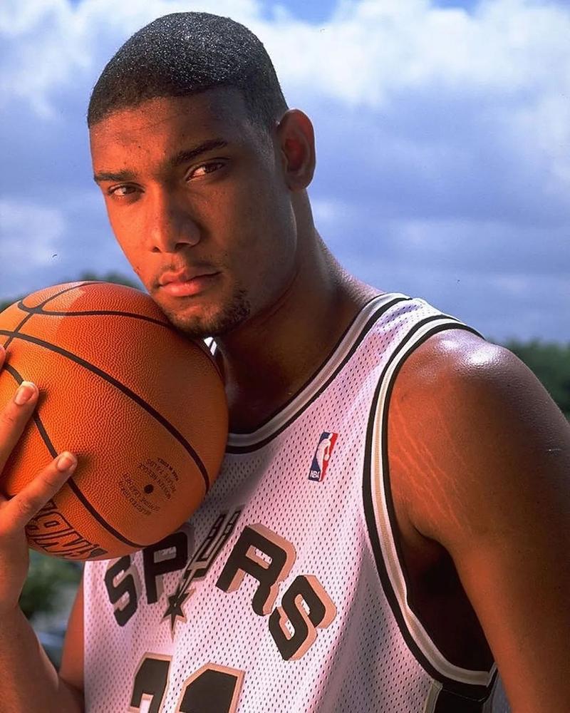 记者：切尔西在努力引进罗克，曼联也在关注他的情况（记者：切尔西积极推动罗克加盟，曼联也在关注其动向）