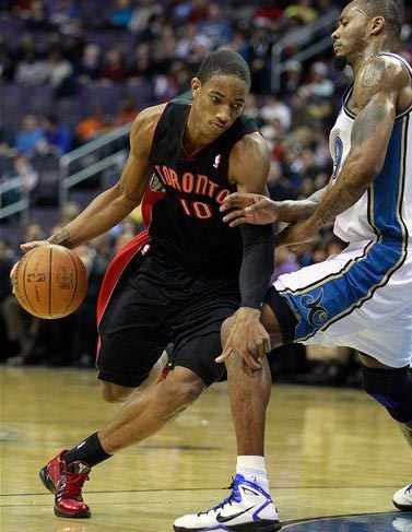 米体：索默犯了不少错，国米在寻找靠谱的一门（米兰体育报：索默失误偏多，国米正物色可靠一号门将）