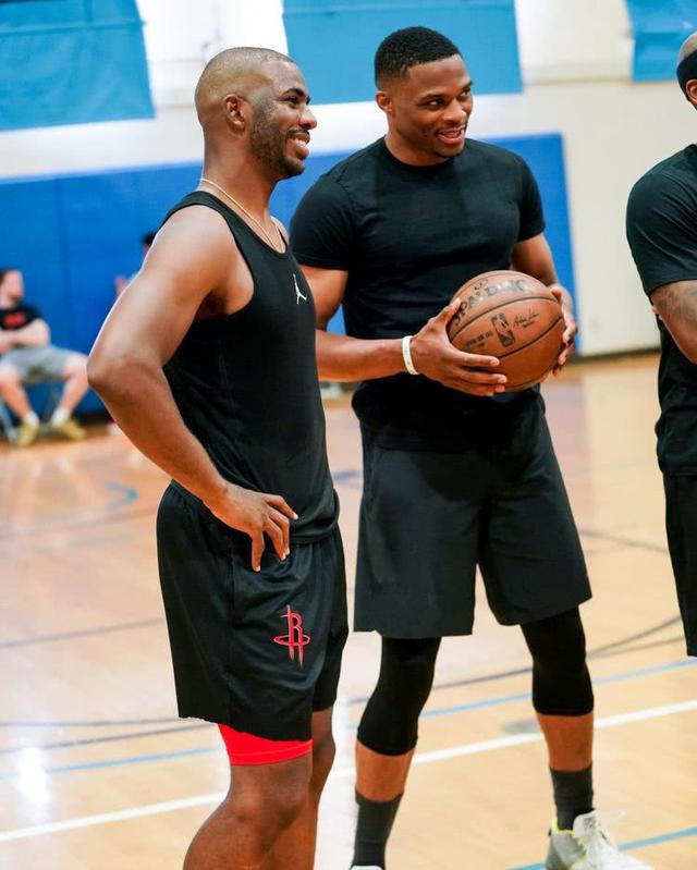 穆帅：我坚信我们还没出局；今天裁判很有风格但水平不高（穆里尼奥：我相信我们尚未出局；今日裁判颇有风格但水平一般）