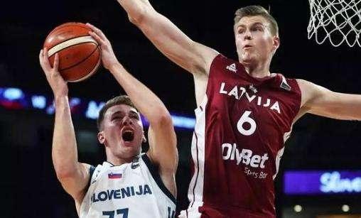 欧冠赛场精彩瞬间：皇马主场2-0取胜,（欧冠经典瞬间：皇马主场2-0告捷）