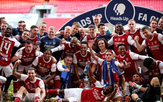 拉波尔塔：弗里克曾对我说想看到诺坎普竣工，我让他放心（拉波尔塔：弗里克希望见证诺坎普完工，我已向他保证）