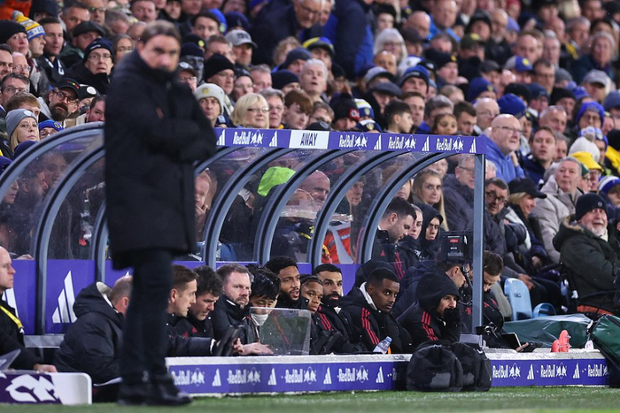 曼城斯特林关键进球锁定三分（斯特林制胜球助曼城收获三分）