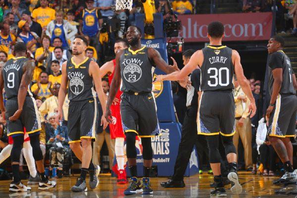 埃永：榜样是埃托奥和莱万；相比西甲我的风格更适合踢英超（埃永：以埃托奥、莱万为榜样；自认踢法更适合英超而非西甲）