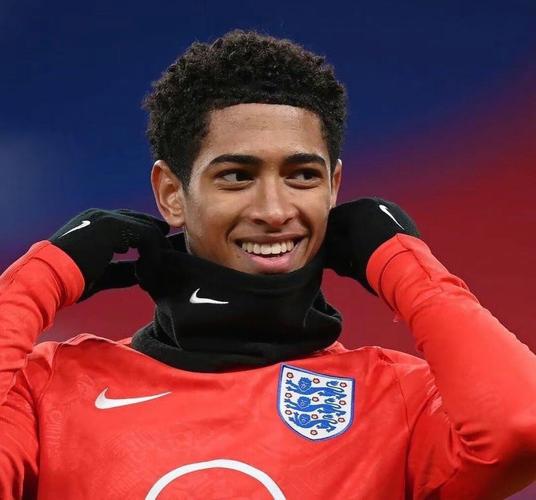 洛卡特利：意大利绝不应该是这样的水平，明附加赛必须做得更好（洛卡特利：这不是意大利应有的水准，附加赛必须踢得更好）