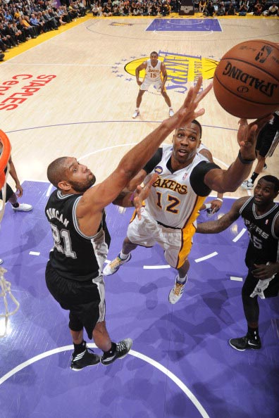 前教练：库普梅纳斯能很好地适应三中卫，斯帕莱蒂非常了解他（前任教头：库普梅纳斯契合三后卫体系，斯帕莱蒂对其了如指掌）