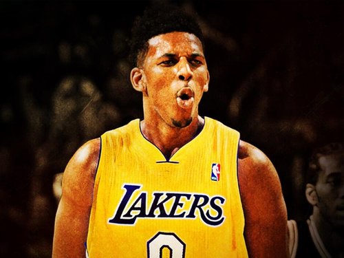 埃斯特雷马杜拉总监：很高兴抽到塞维，将会共同向雷耶斯致敬（埃斯特雷马杜拉总监：抽中塞维利亚倍感欣喜，双方将共同缅怀雷耶斯）