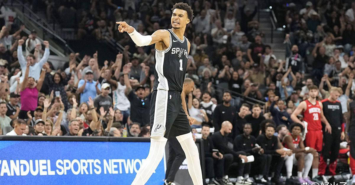 媒体人：李海新在联赛首轮就有严重误判；为长春亚泰感到不平（媒体人质疑李海新联赛揭幕战严重误判，为长春亚泰鸣不平）