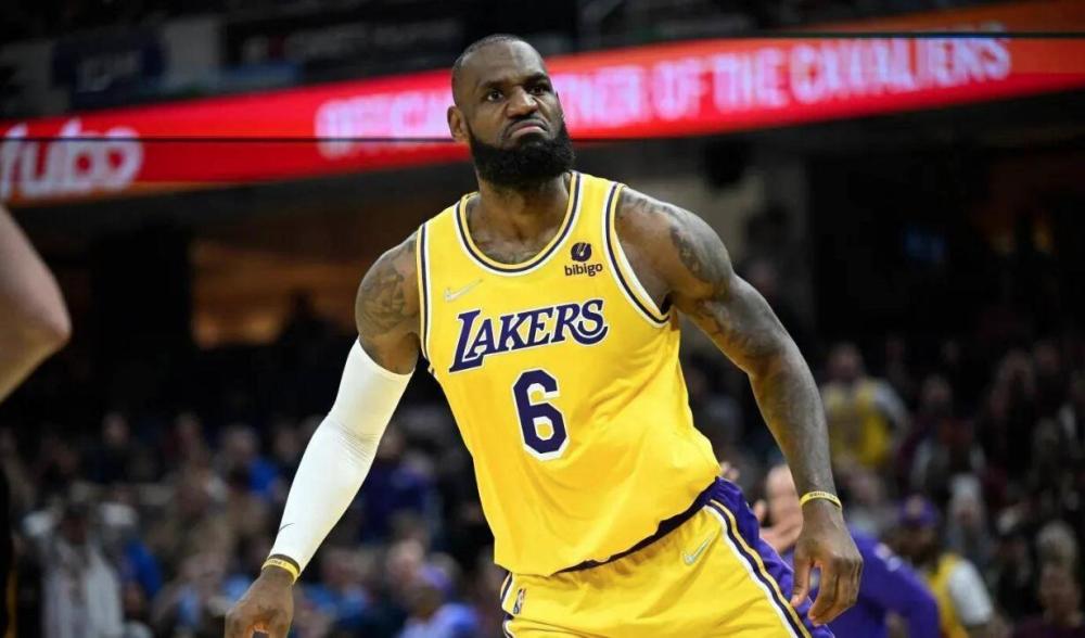 德转列自由转会身价前10：姆巴佩1.8亿欧第1，梅西8000万第2（德转公布自由身球员身价前十：姆巴佩1.8亿欧领跑，梅西8000万居次）