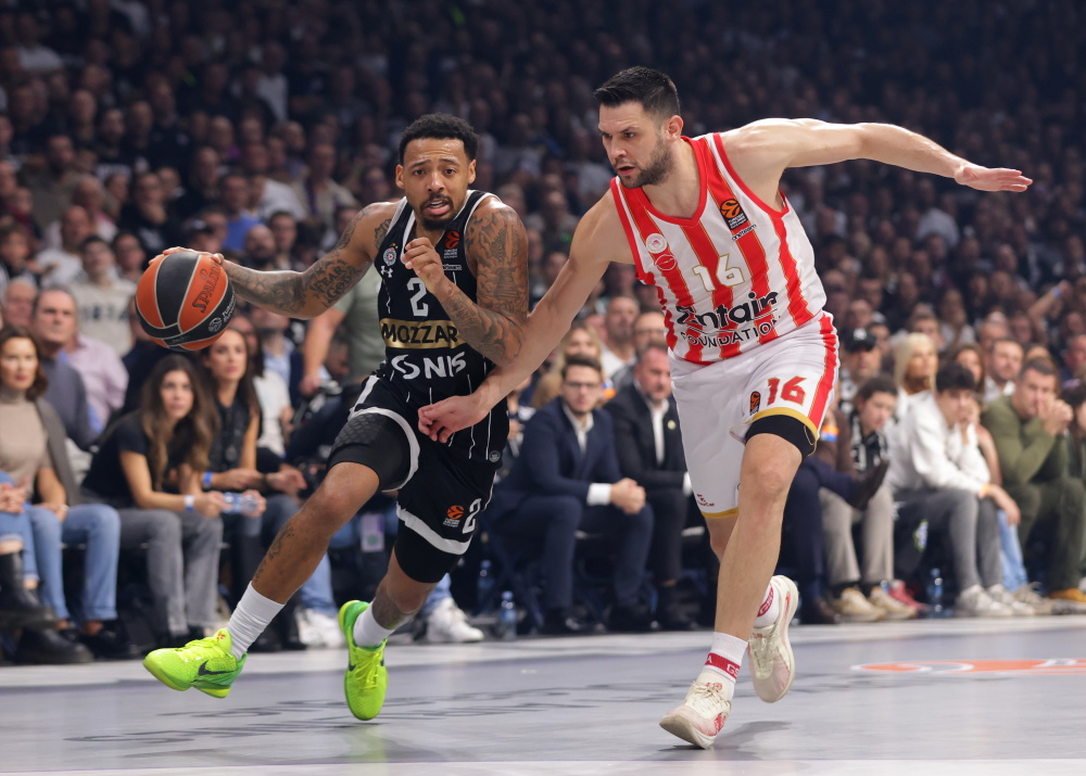 媒体面前情绪爆发，萨拉赫与利物浦会否重走C罗与曼联老路？（镜头前情绪失控，萨拉赫与利物浦会重演C罗与曼联的结局吗？）